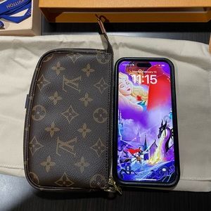 Authentic Louis Vuitton bucket gm pochette